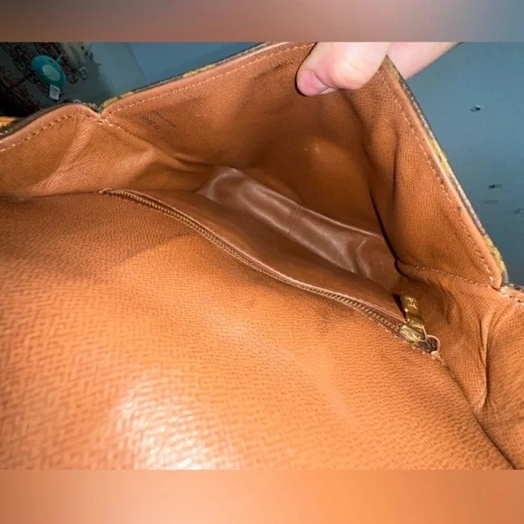 Louis Vuitton Saint Cloud Monogram Shoulder Bag 🥳 - Picture 7 of 11